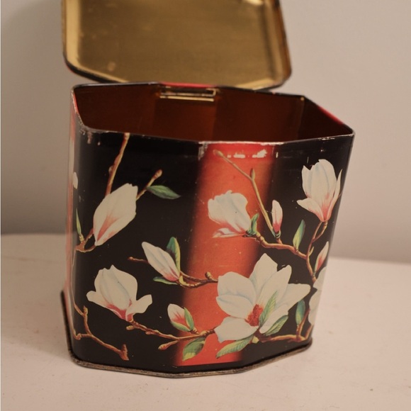 Floral Tea Tin Box with Magnolia Design - Picture 6 of 10
